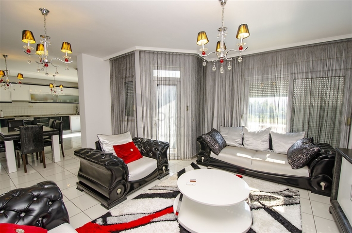 3+1-Wohnung mit Möbeln in einem Komplex in Konyaalti Antalya Persimmon