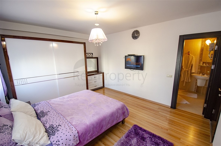 3+1-Wohnung mit Möbeln in einem Komplex in Konyaalti Antalya Persimmon