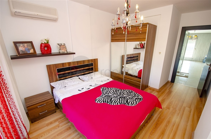 3+1-Wohnung mit Möbeln in einem Komplex in Konyaalti Antalya Persimmon