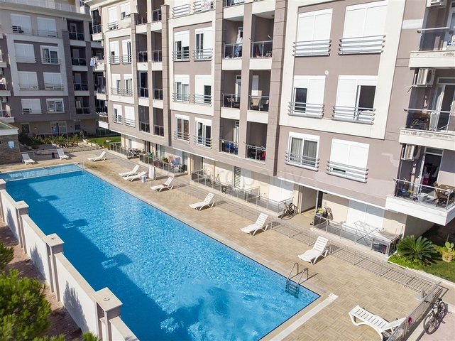 3+1-Wohnung mit Möbeln in einem Komplex in Konyaalti Antalya Persimmon