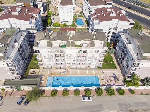 3+1-Wohnung mit Möbeln in einem Komplex in Konyaalti Antalya Persimmon