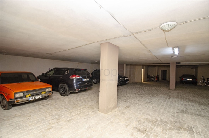 3+1-Wohnung mit Möbeln in einem Komplex in Konyaalti Antalya Persimmon