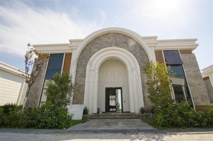 Luxus-Villen-Komplex in Antalya Doshemealty