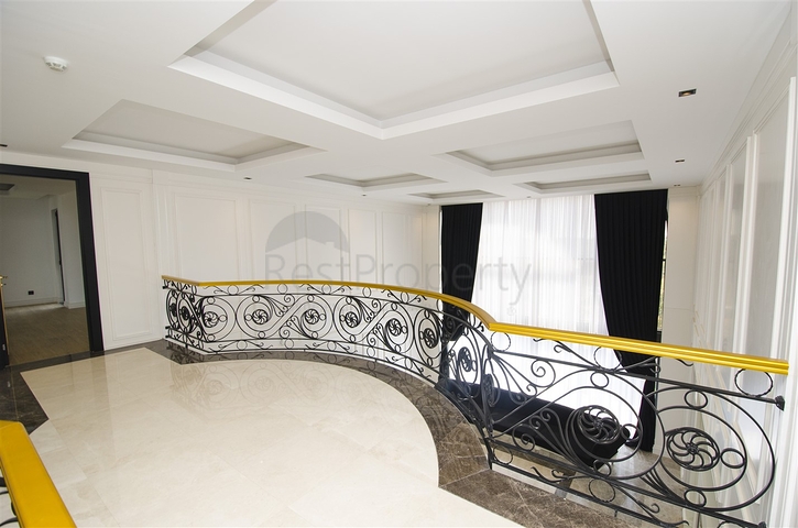 Luxus-Villen-Komplex in Antalya Doshemealty