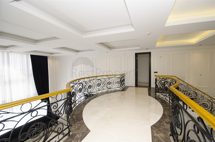 Luxus-Villen-Komplex in Antalya Doshemealty