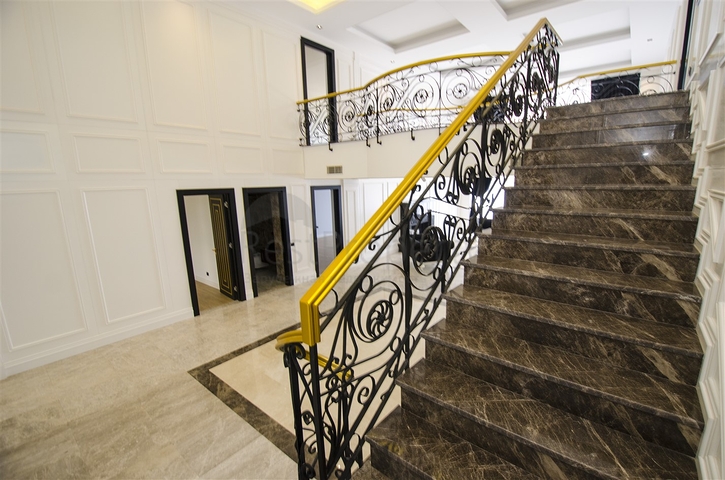 Luxus-Villen-Komplex in Antalya Doshemealty