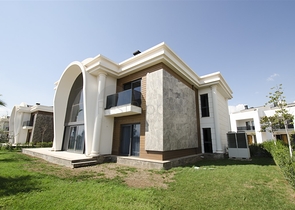 Luxus-Villen-Komplex in Antalya Doshemealty