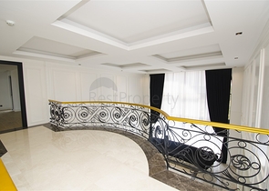 Luxus-Villen-Komplex in Antalya Doshemealty