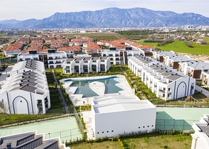 Luxus-Villen-Komplex in Antalya Doshemealty