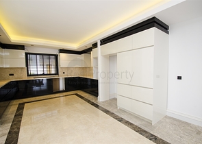 Luxus-Villen-Komplex in Antalya Doshemealty