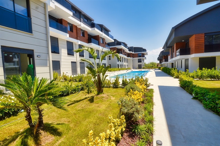 Neue Wohnanlage mit reicher Infrastruktur im Bezirk Lara