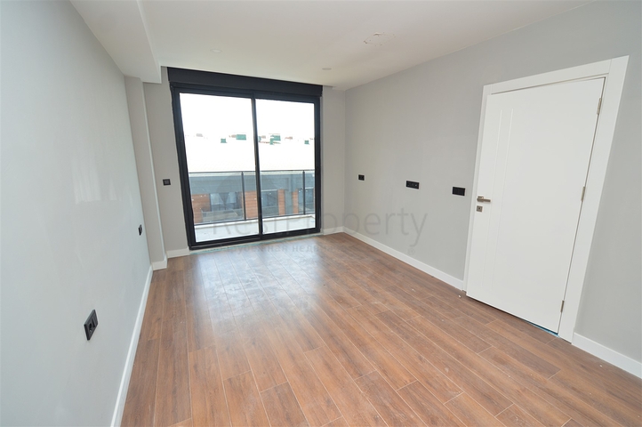 Neue Wohnanlage mit reicher Infrastruktur im Bezirk Lara