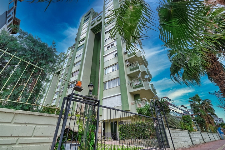 Geräumige 4+1-Wohnung im Stadtteil Liman - Antalya 