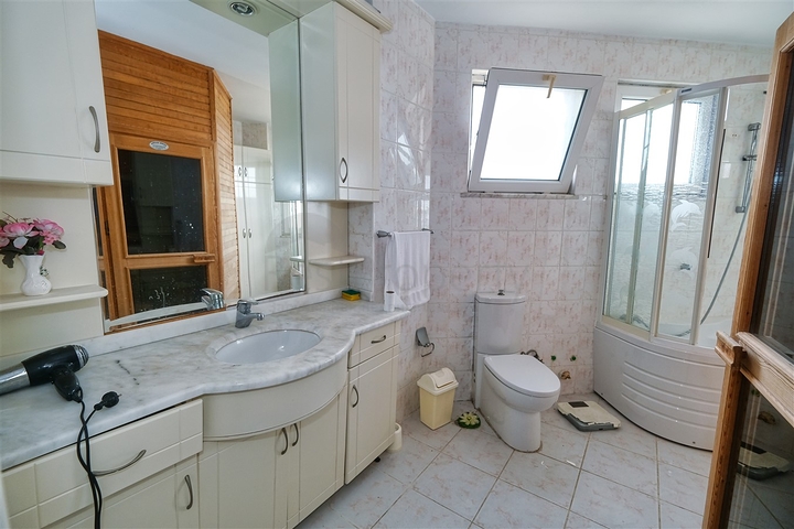 Geräumige 4+1-Wohnung im Stadtteil Liman - Antalya 