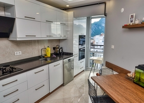 Geräumige 3+1-Wohnung in der Wohngegend Persimmon - Antalya 