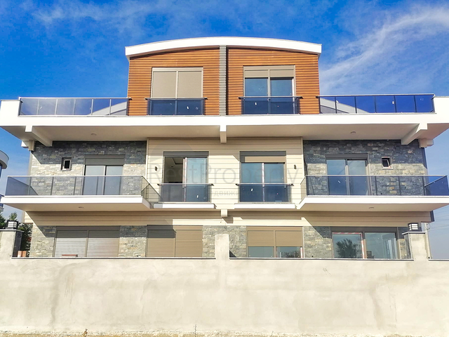 Villa mit 7+1 Grundriss in der Region Doshemealty - Antalya