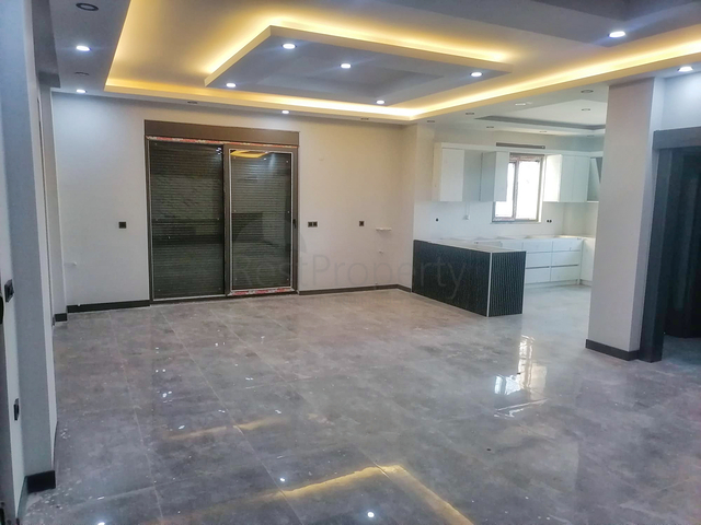 Villa mit 7+1 Grundriss in der Region Doshemealty - Antalya