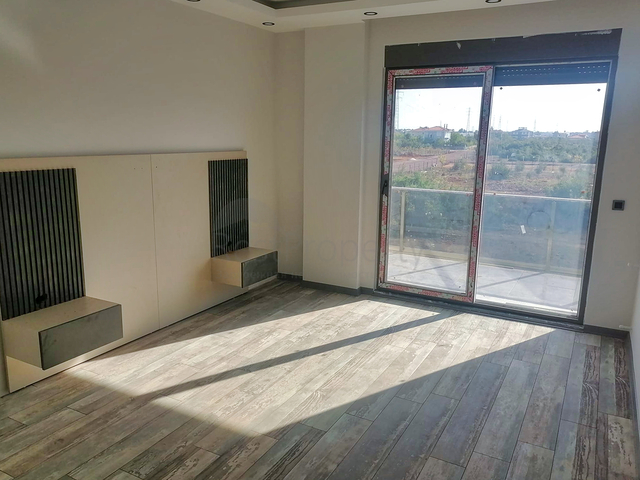 Villa mit 7+1 Grundriss in der Region Doshemealty - Antalya