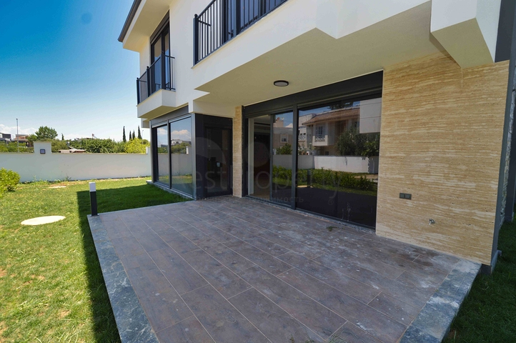 Villen im 5+1-Komplex in Lara - Antalya 