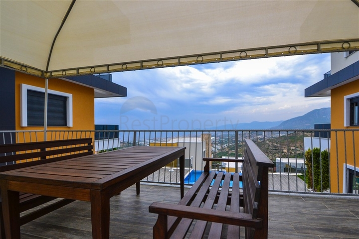 2+1 Penthouse im Stadtteil Kargicak 