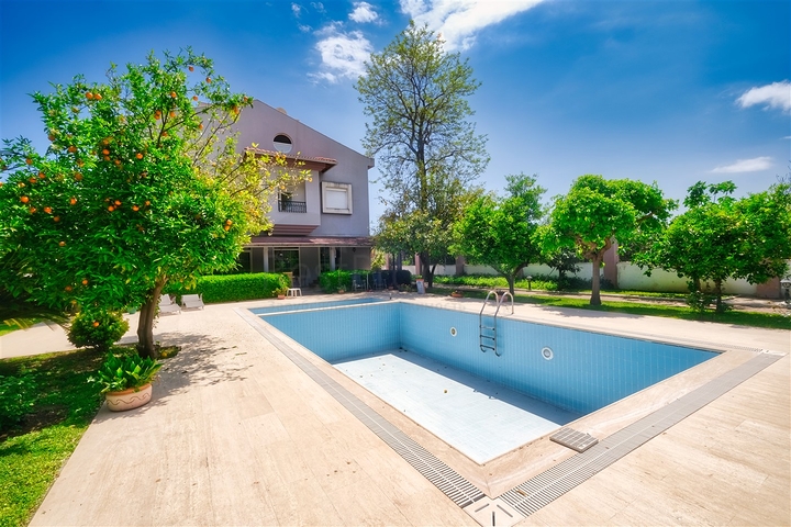 Villa mit 4+2 Grundrissen im Stadtteil Kemer - Antalya 