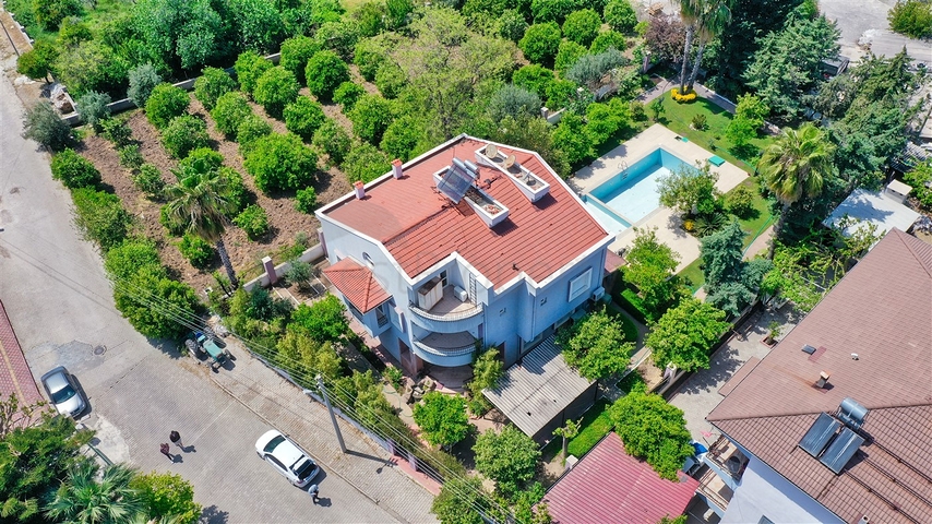 Villa mit 4+2 Grundrissen im Stadtteil Kemer - Antalya 