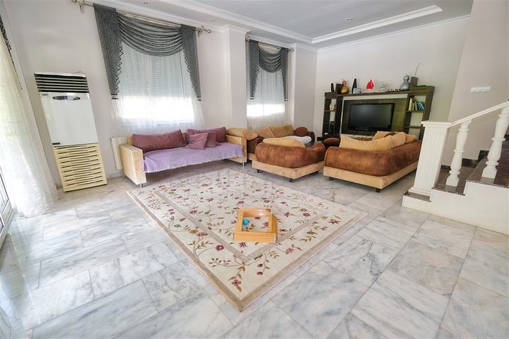 Villa mit 4+2 Grundrissen im Stadtteil Kemer - Antalya 