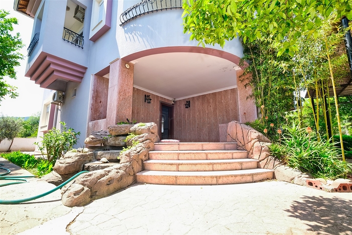 Villa mit 4+2 Grundrissen im Stadtteil Kemer - Antalya 
