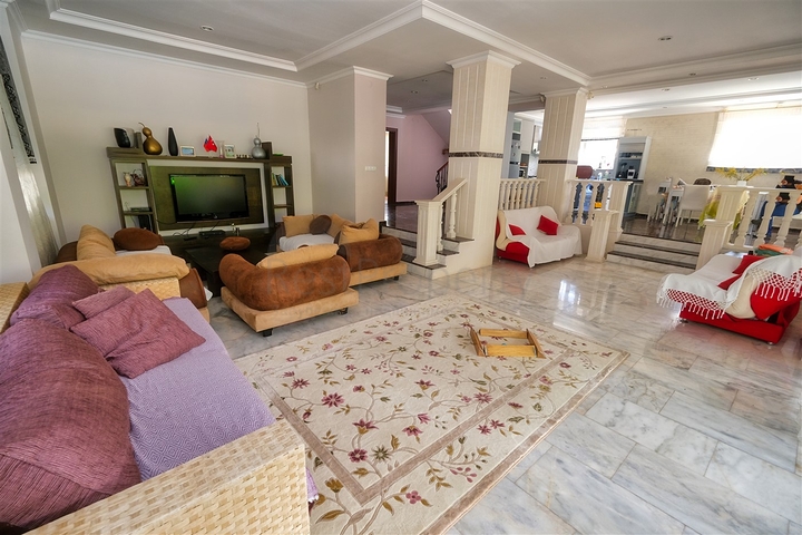 Villa mit 4+2 Grundrissen im Stadtteil Kemer - Antalya 