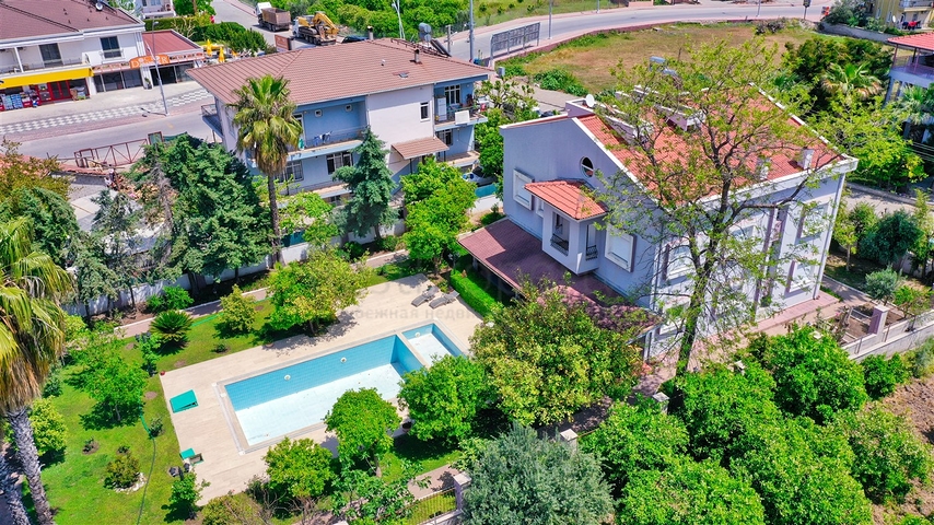 Villa mit 4+2 Grundrissen im Stadtteil Kemer - Antalya 