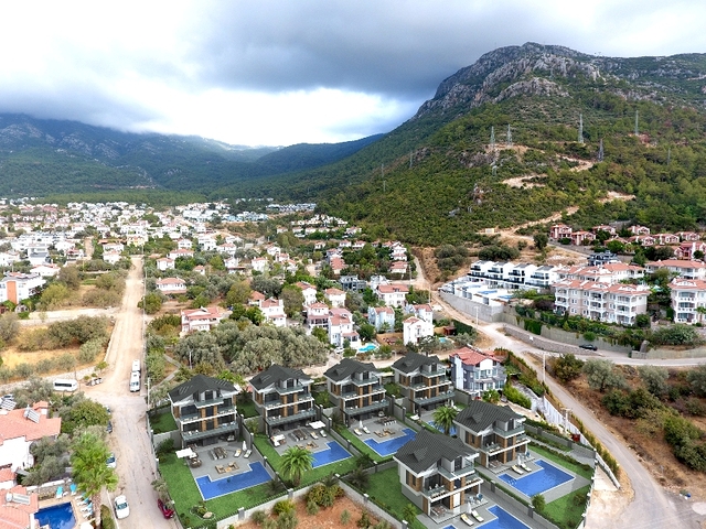 4+1-Villa in einer günstig gelegenen Gegend von Fethiye