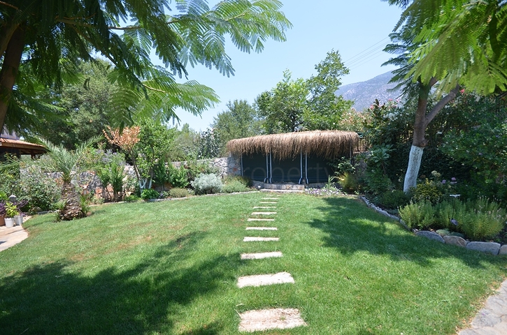 5+1 geräumige Villa in Fethiye 