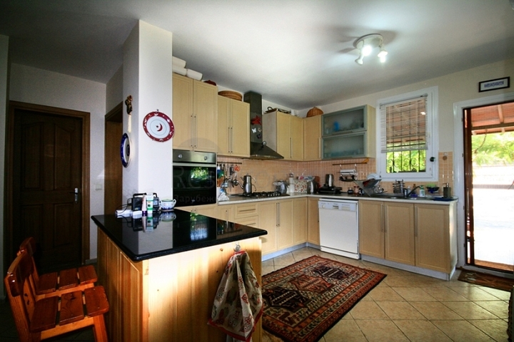 5+1 geräumige Villa in Fethiye 