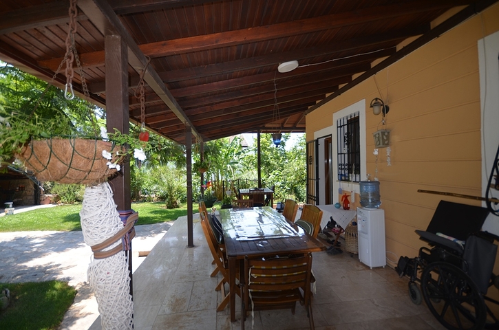 5+1 geräumige Villa in Fethiye 