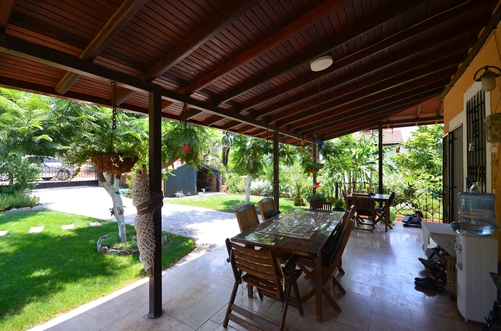 5+1 geräumige Villa in Fethiye 