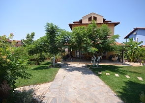 5+1 geräumige Villa in Fethiye 