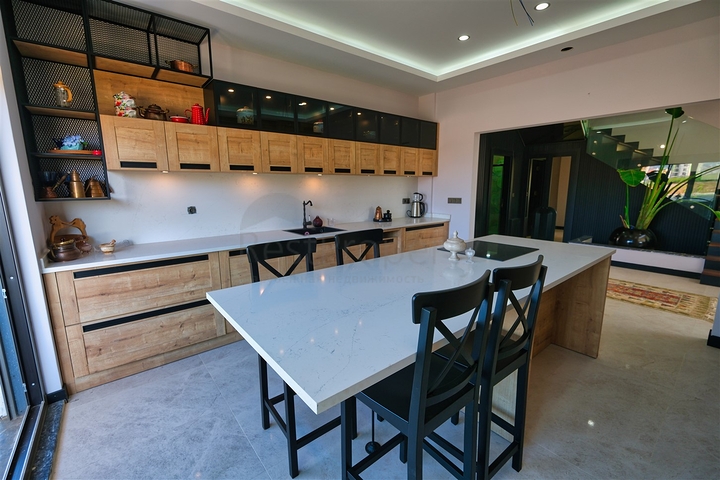 Gemütliche 4+1-Villa im Stadtteil Doshemealty - Antalya 