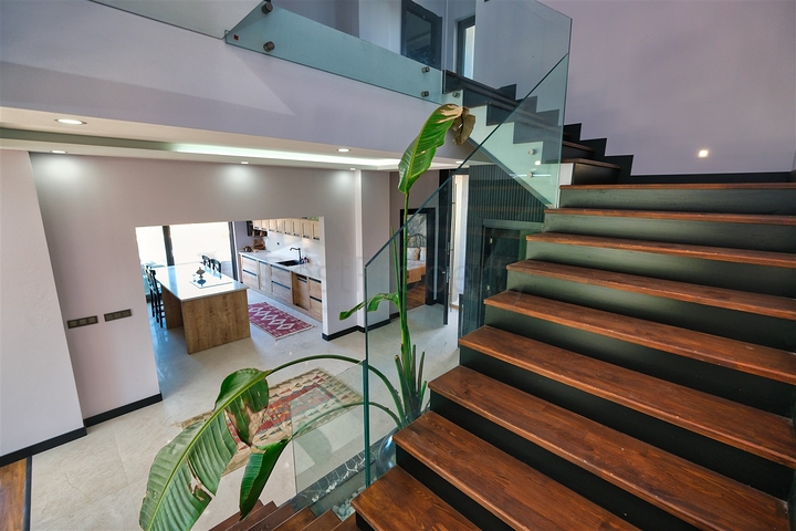 Gemütliche 4+1-Villa im Stadtteil Doshemealty - Antalya 