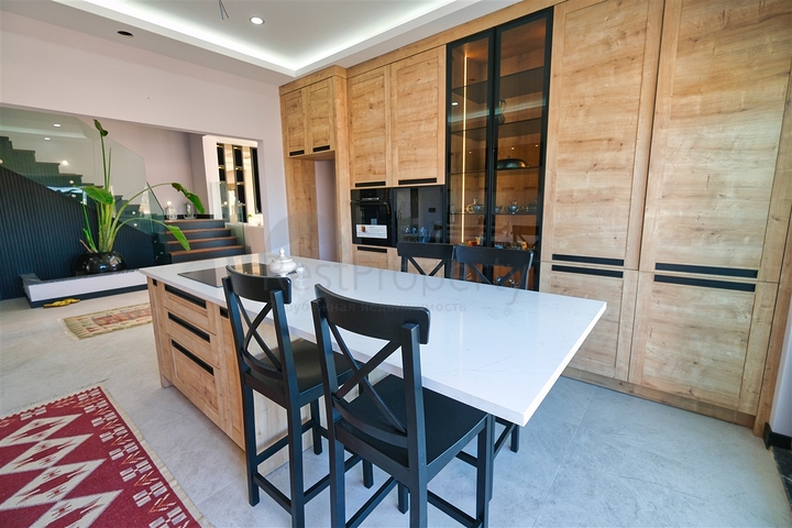 Gemütliche 4+1-Villa im Stadtteil Doshemealty - Antalya 