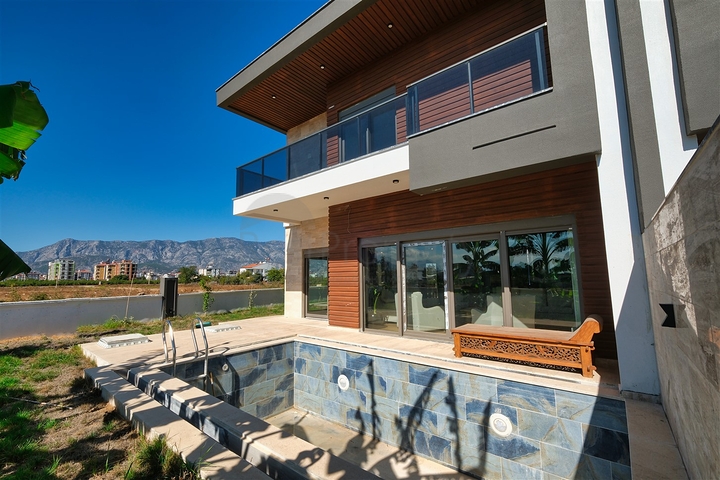 Gemütliche 4+1-Villa im Stadtteil Doshemealty - Antalya 