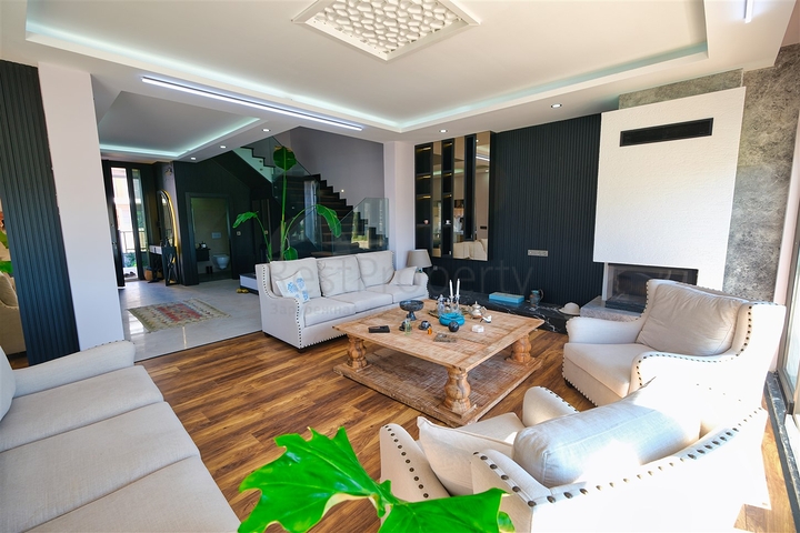 Gemütliche 4+1-Villa im Stadtteil Doshemealty - Antalya 