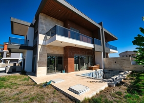 Gemütliche 4+1-Villa im Stadtteil Doshemealty - Antalya 