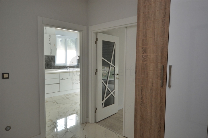 Gebäude mit 4 Wohnungen in der Gegend von Doshemealty - Antalya 