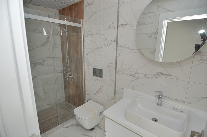 Gebäude mit 4 Wohnungen in der Gegend von Doshemealty - Antalya 