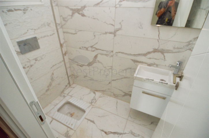 Gebäude mit 4 Wohnungen in der Gegend von Doshemealty - Antalya 