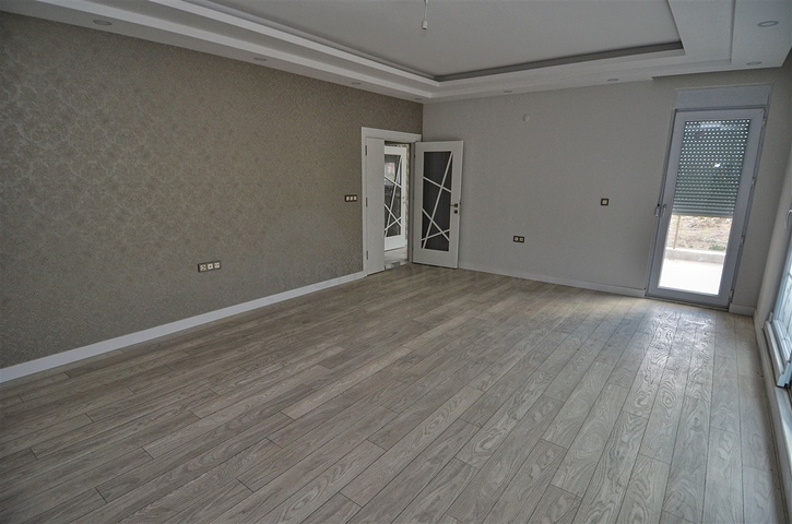 Gebäude mit 4 Wohnungen in der Gegend von Doshemealty - Antalya 