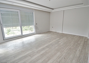 Gebäude mit 4 Wohnungen in der Gegend von Doshemealty - Antalya 