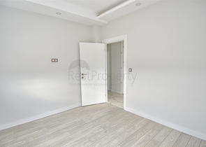 Gebäude mit 4 Wohnungen in der Gegend von Doshemealty - Antalya 