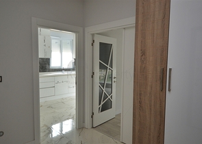 Gebäude mit 4 Wohnungen in der Gegend von Doshemealty - Antalya 