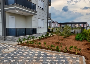 Gebäude mit 4 Wohnungen in der Gegend von Doshemealty - Antalya 